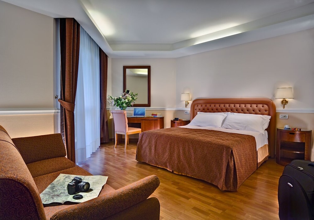 Superior Double or Twin Room - Photo 7
