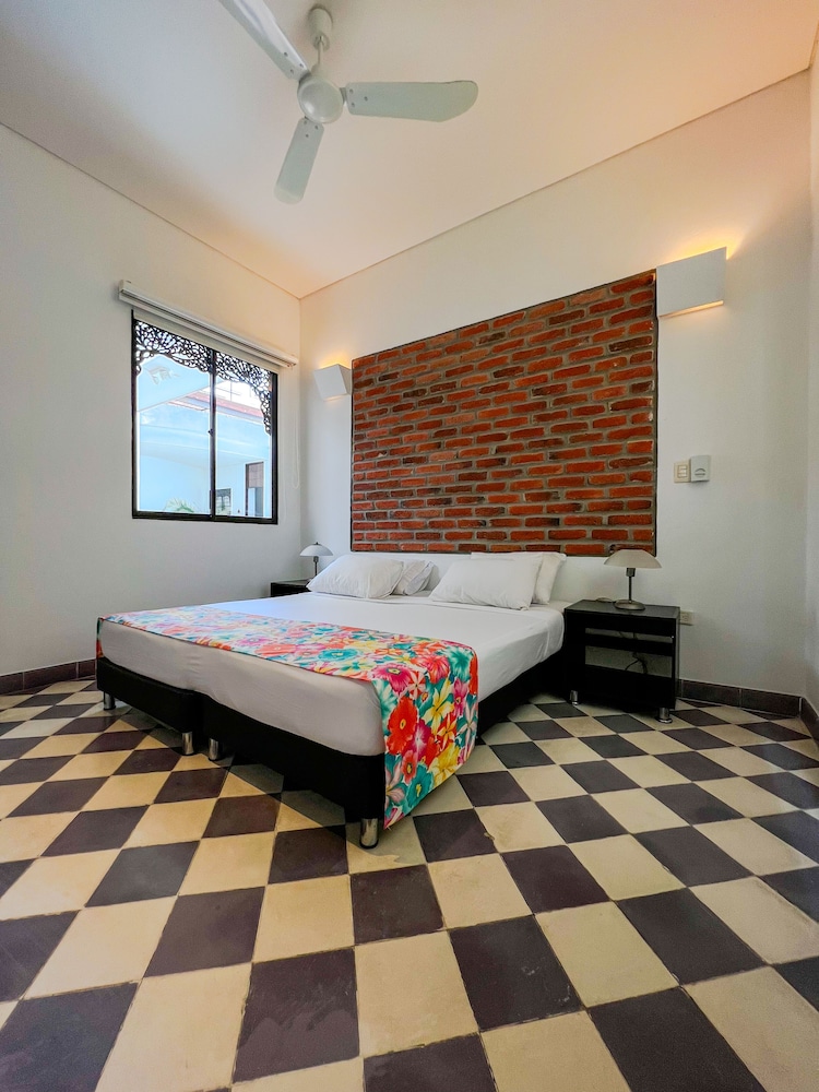 Superior Room, 1 Queen Bed, Non Smoking, Patio photo 1