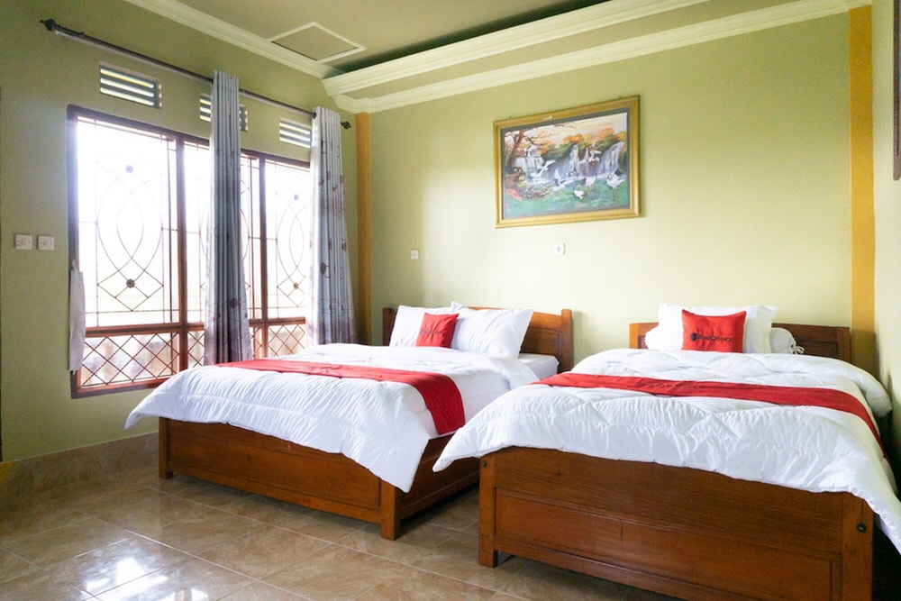 Twin Room (Reddoorz)