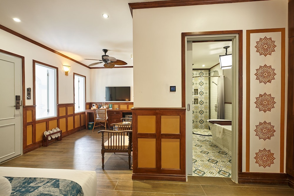 Junior Suite King Room - Photo 6