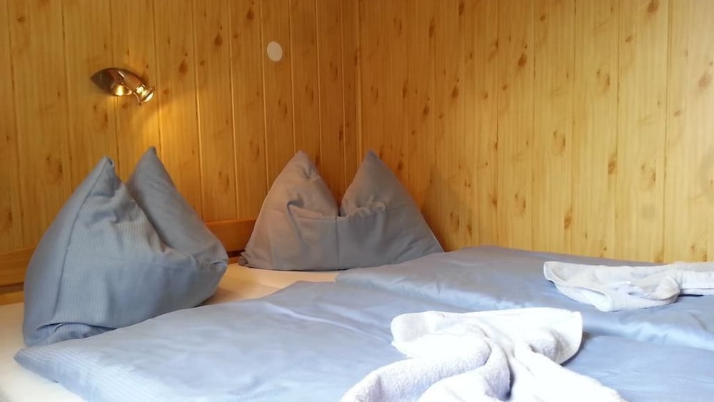 Economy Double Room, Shared Bathroom photo 1