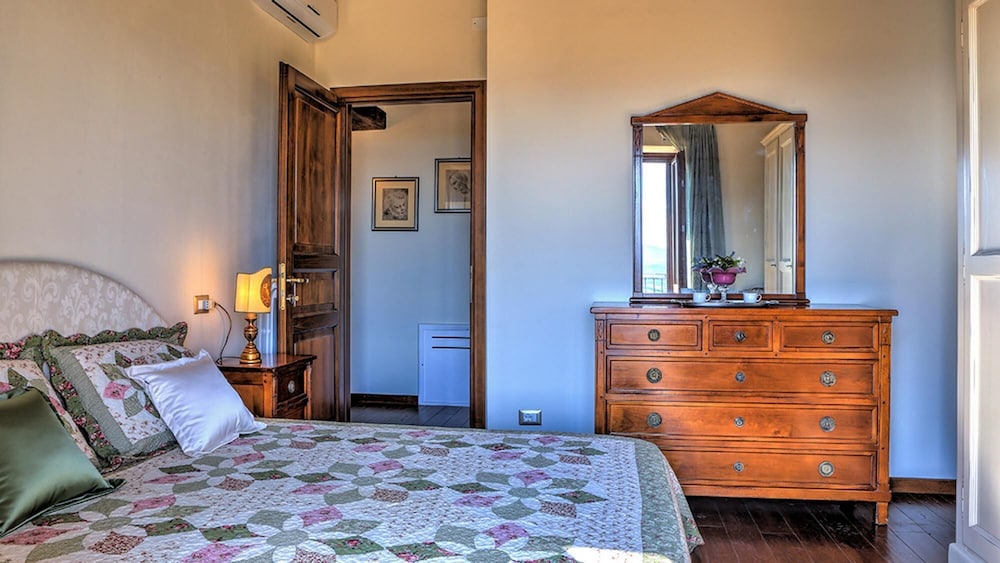 Villa photo 3