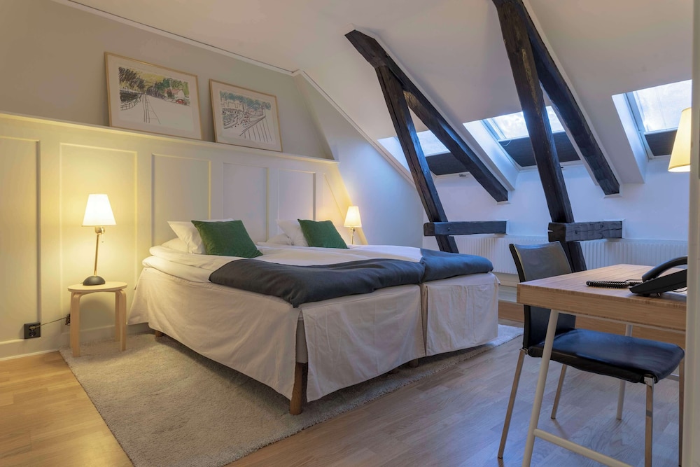 Standard Apartment, Multiple Beds, Non Smoking, Kitchen - Photo 5