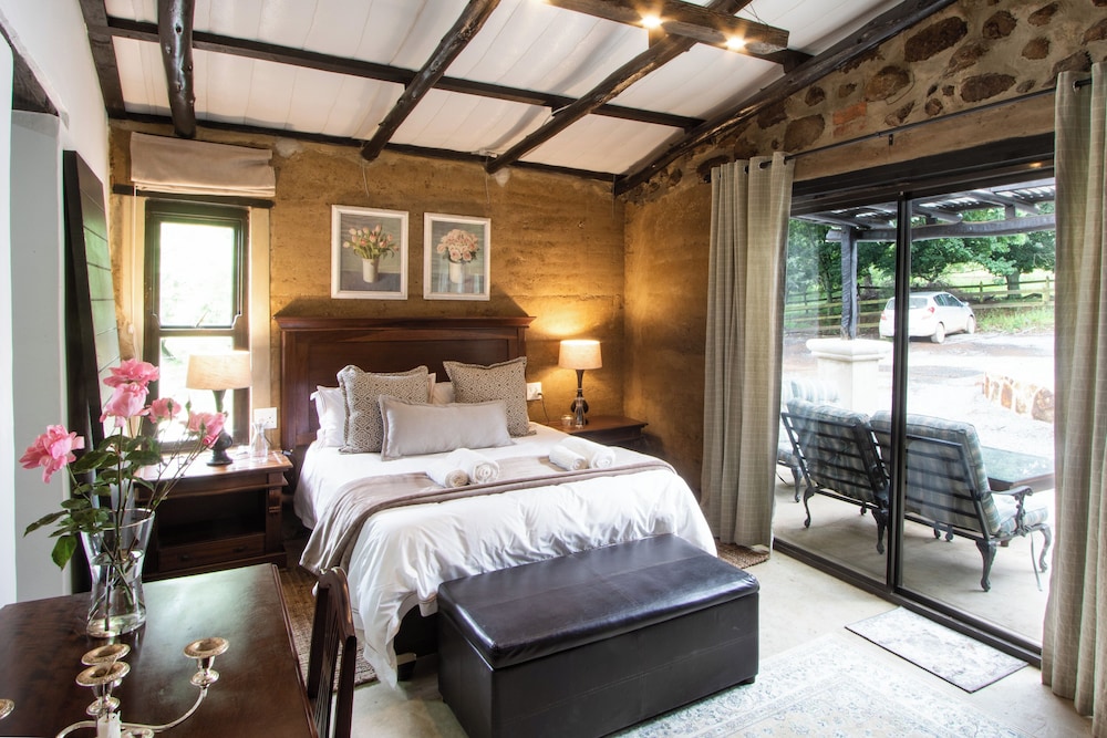 Lake Villa Room 15