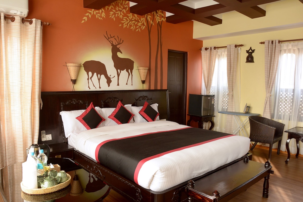 Luxury Suite, 1 King Bed, Non Smoking, City View photo 1