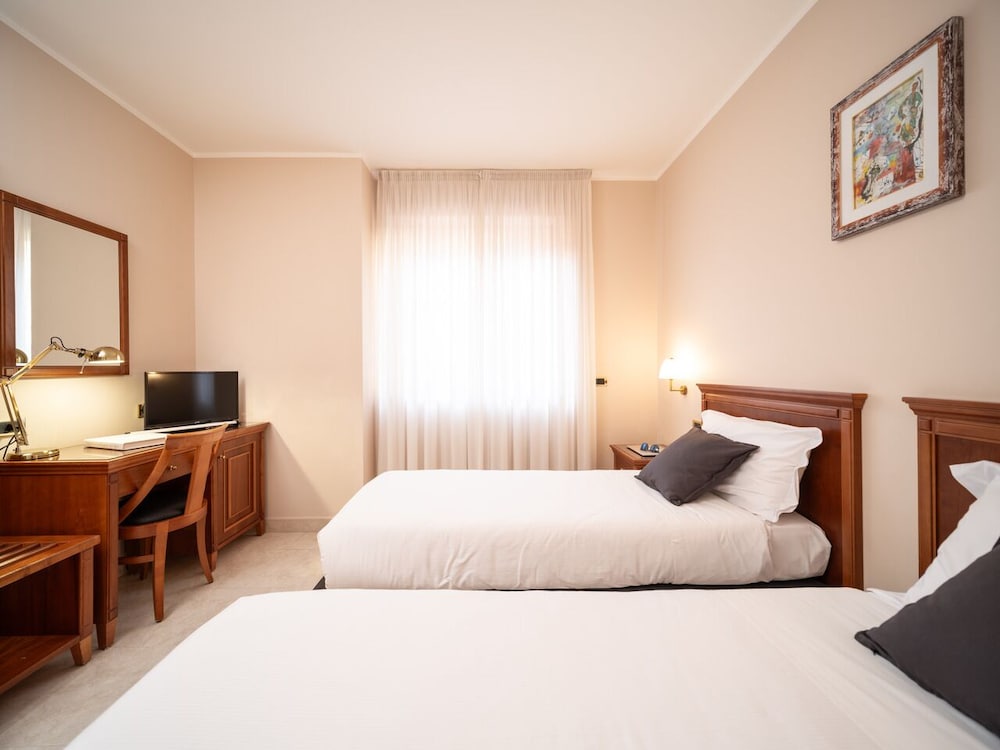 Superior Twin Room - Photo 2