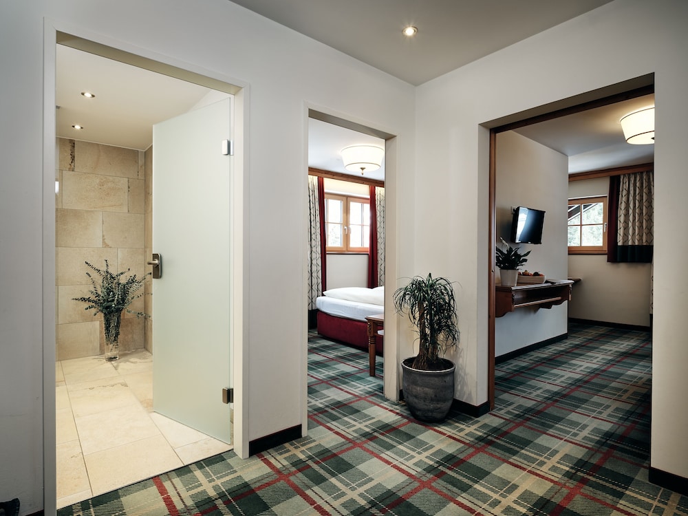 Family Room, 2 Bedrooms photo 2