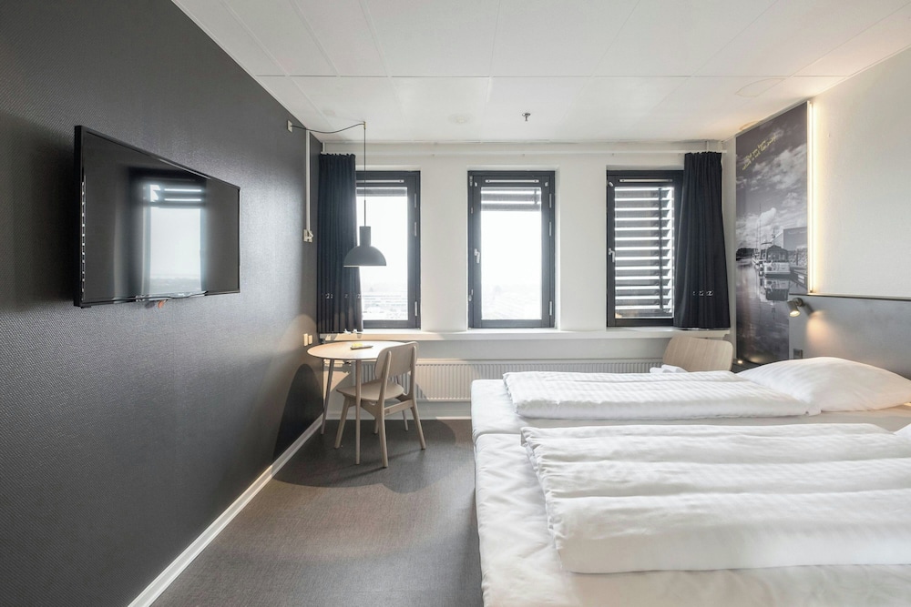 Standard Twin Room, 2 Twin Beds, City View - Photo 5