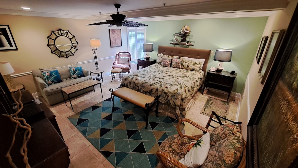 Junior Suite King 106