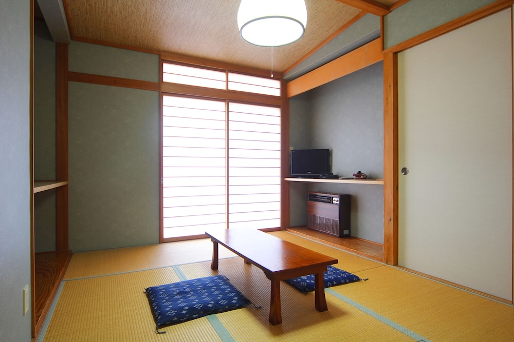Japanese Style Room For 3 Guests photo 3