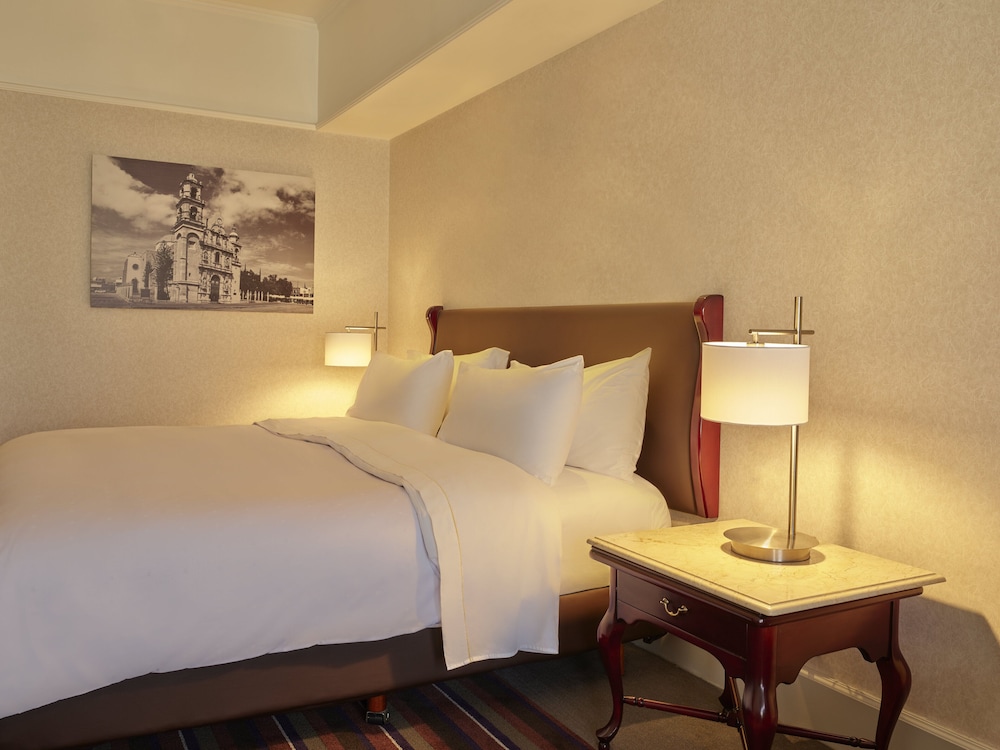 Superior Room, 1 King Bed - Photo 5