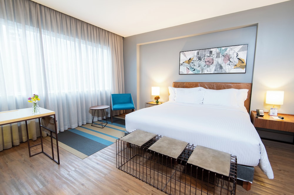 Executive Room, 1 Queen Bed, Accessible (Accessible) photo 2