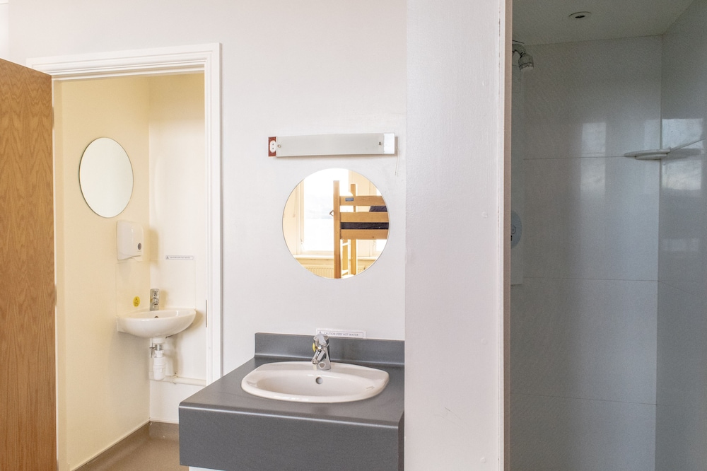 Shared Dormitory, Women only, Shared Bathroom photo 2