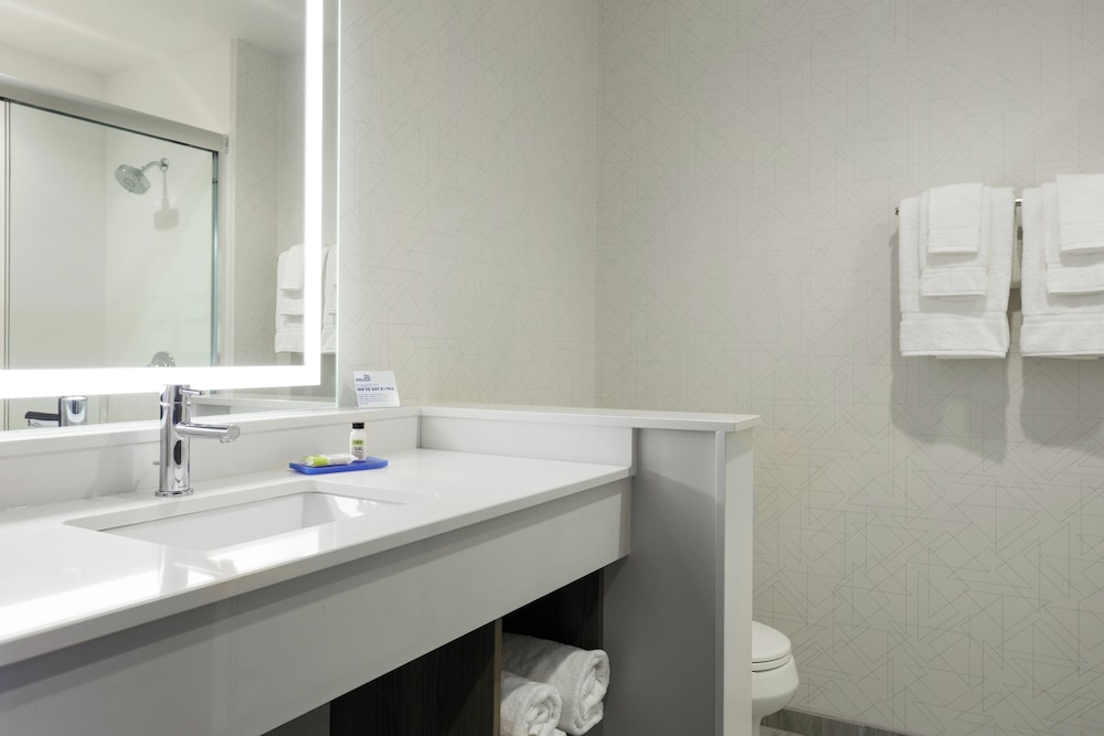 Suite, 1 King Bed, Jetted Tub photo 1