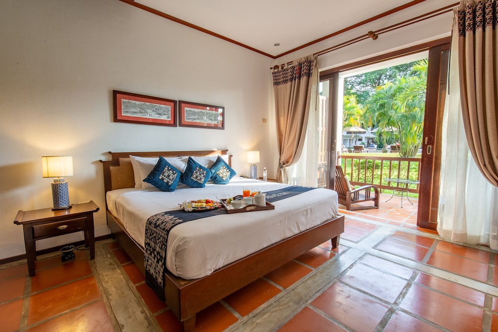 Deluxe Suite, 1 King Bed, River View