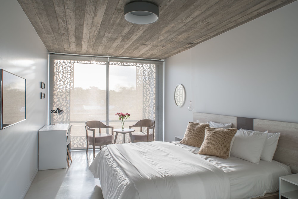 Double Room, 1 King Bed, Non Smoking photo 2
