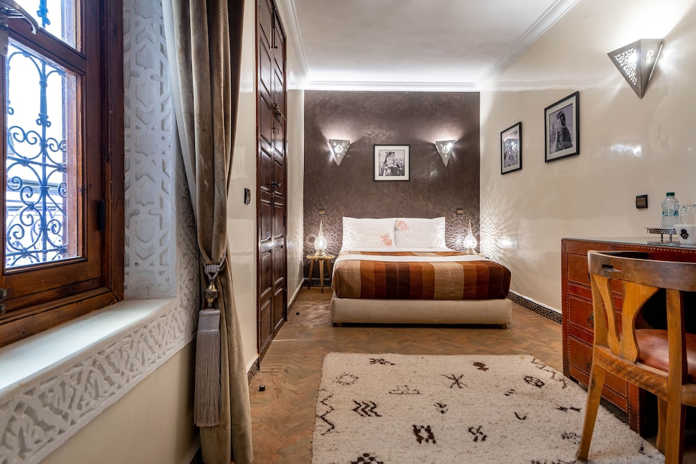 Deluxe Room - Photo 7