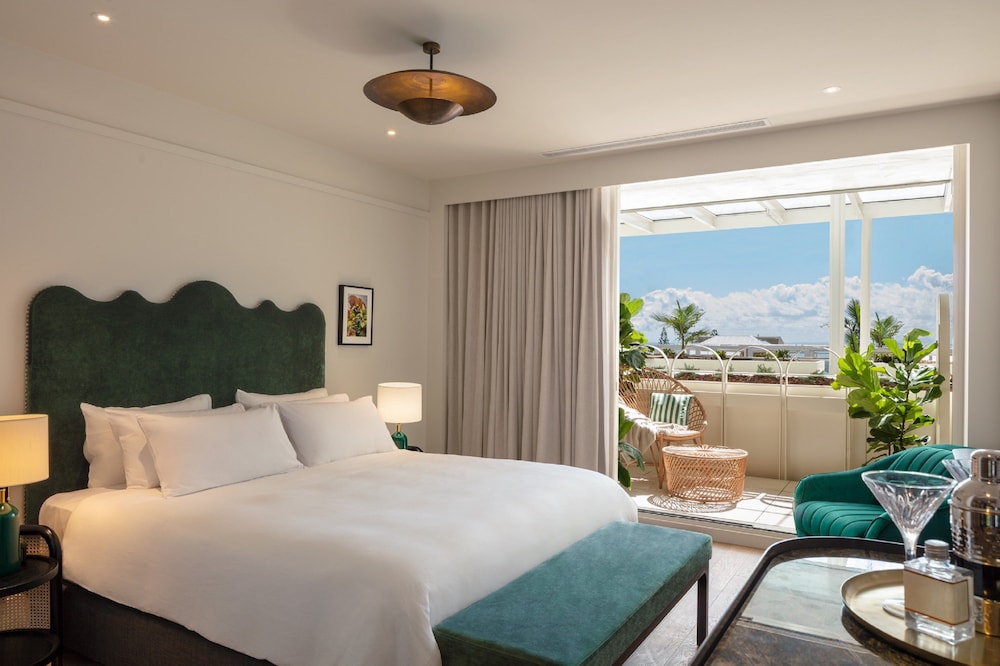 Premium Room, 1 King Bed, Terrace, Bay View