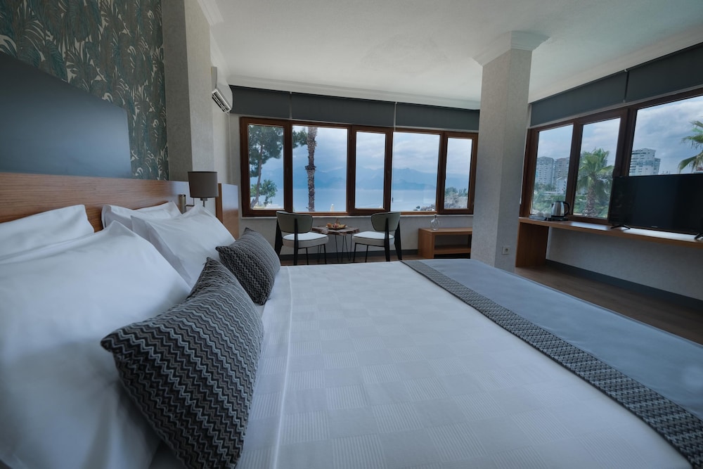 Panoramic Room, Sea View thumbnail 5