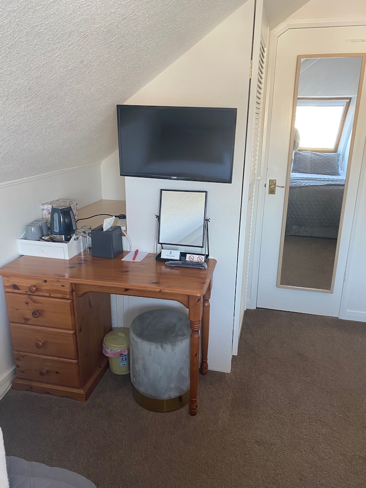 Twin Room, Ensuite (Upper Room 10) photo 2