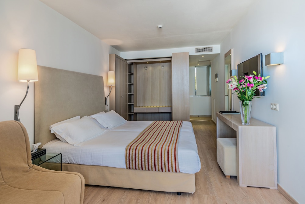 Junior Suite, Partial Sea View