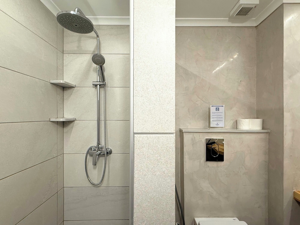 Superior Double or Twin Room - Photo 8