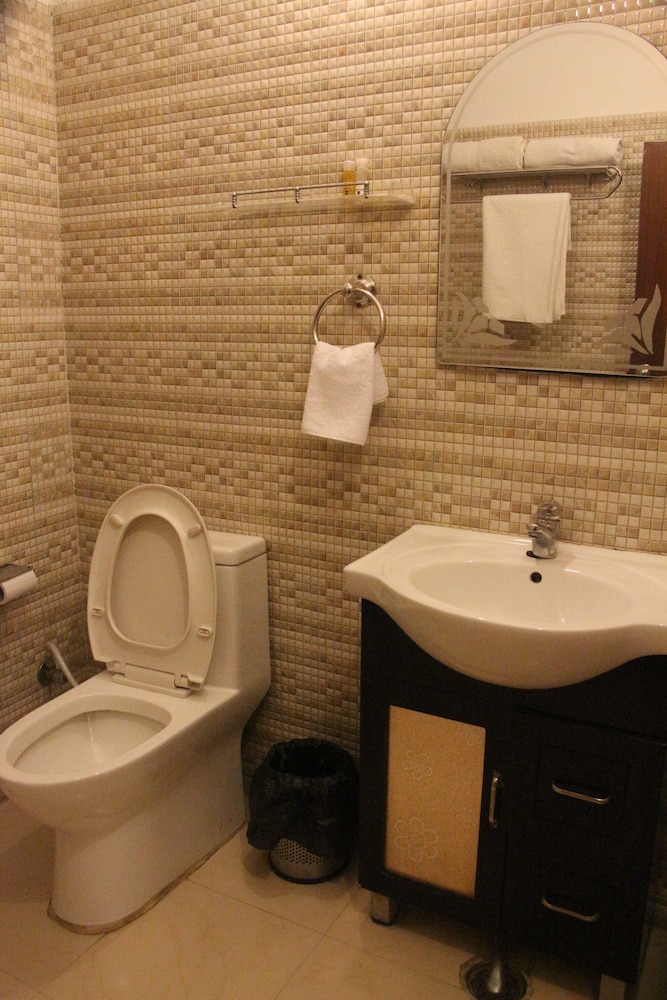 Family Suite, 1 King Bed, City View, Executive Level photo 3