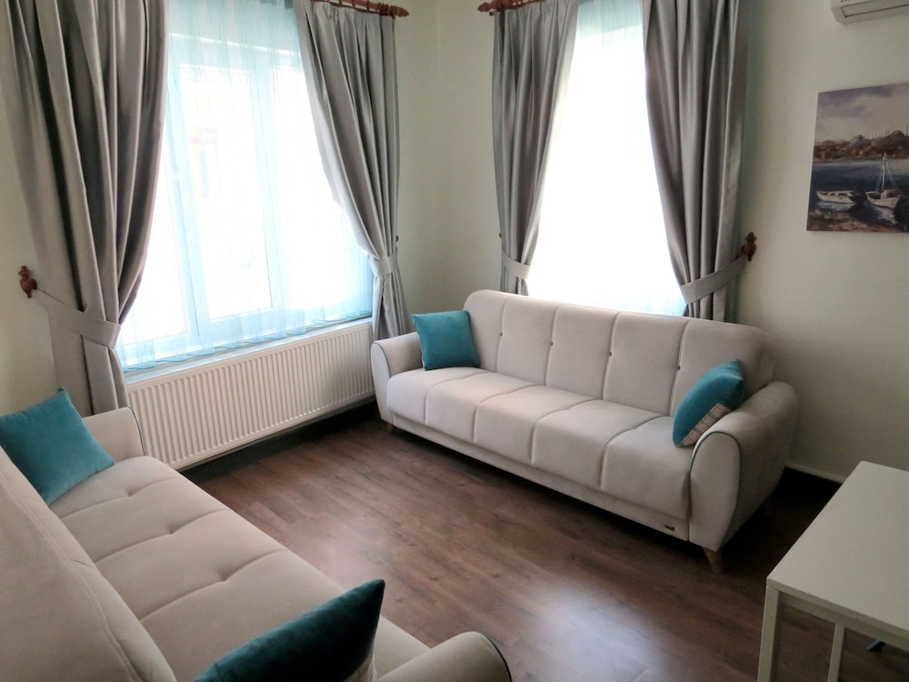 Deluxe Apartment (2nd Floor) photo 1
