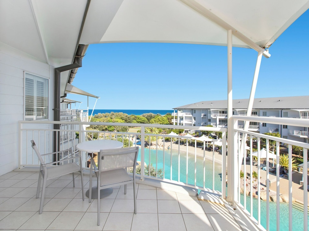 Apartment, 2 Bedrooms, Partial Ocean View photo 1