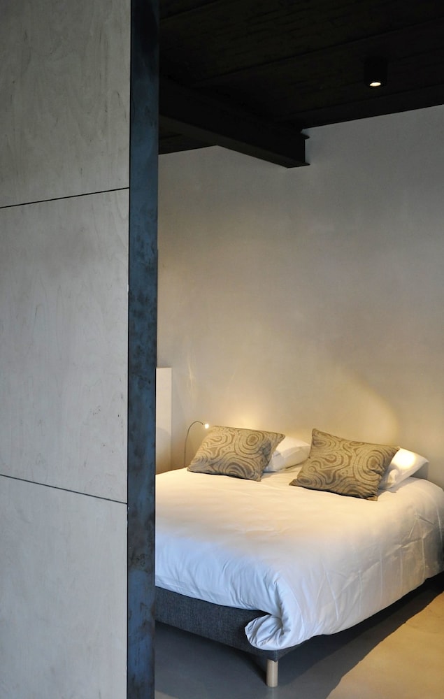 Family Studio Suite, 2 Bedrooms, Kitchen, Garden View photo 2