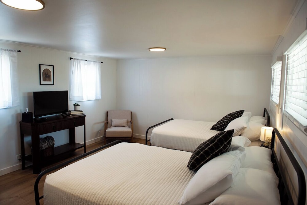 Double Room, 2 Double Beds photo 1