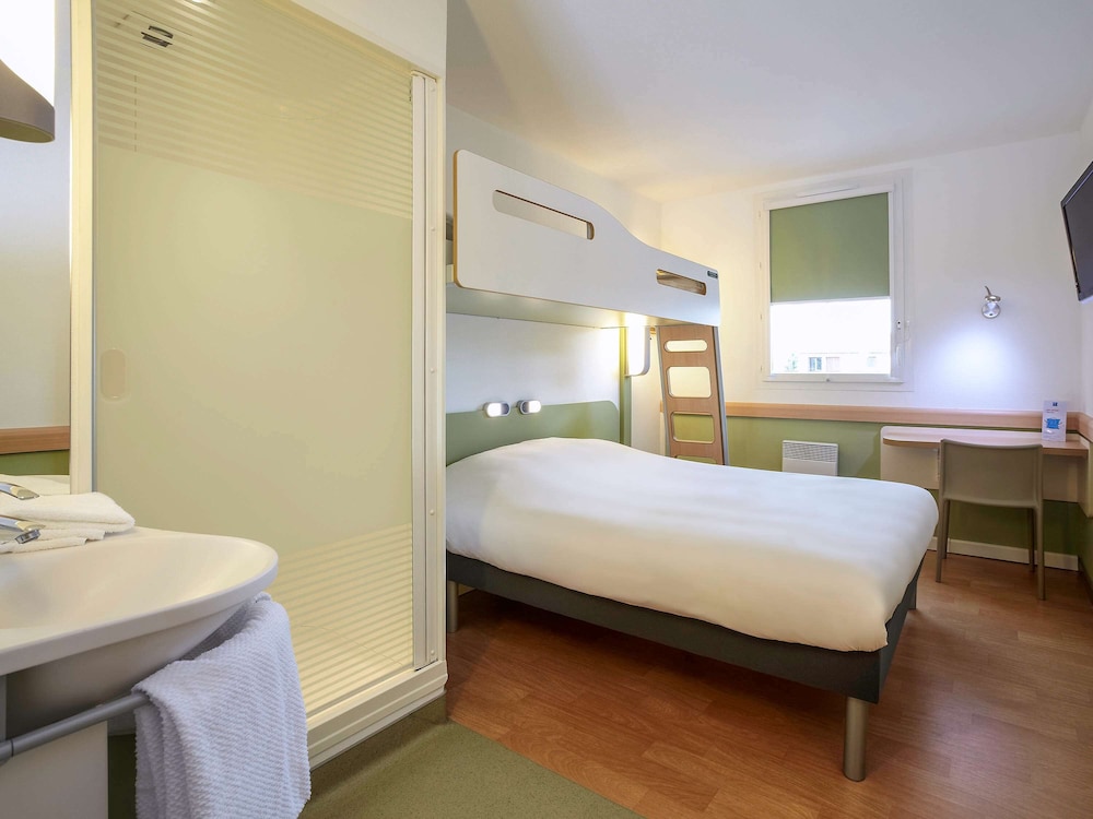 Triple Room, Multiple Beds photo 3