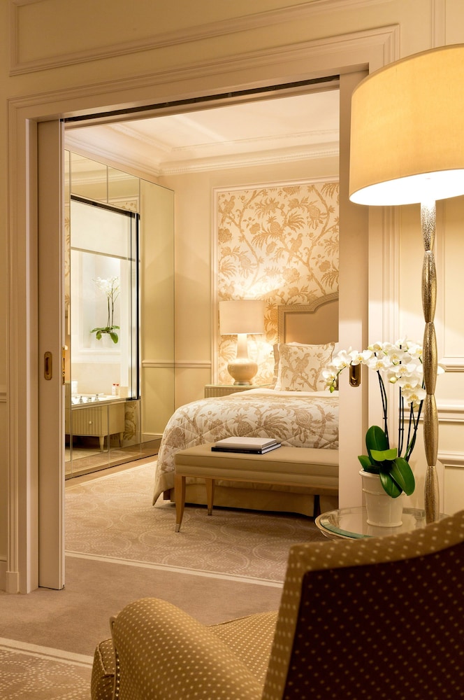 Junior Suite, 1 King Bed (Leman) photo 2