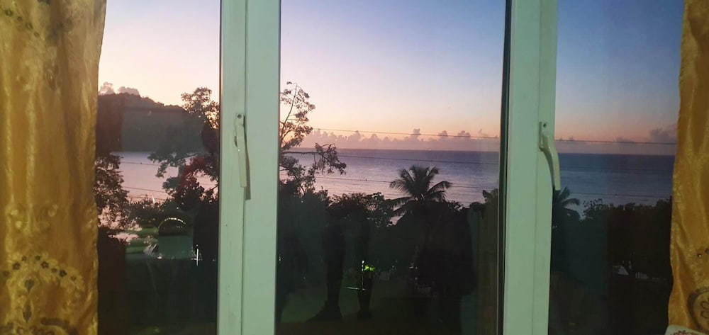 Double Room, 1 Bedroom, Beach View, Beachfront photo 2