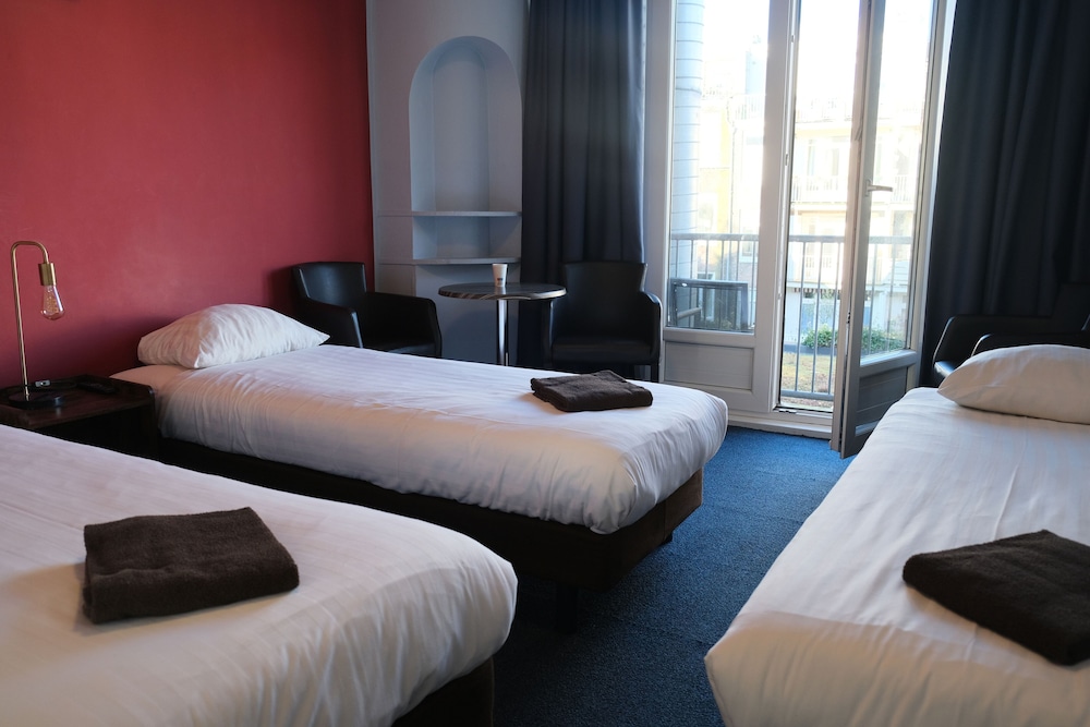 Triple Room, Private Bathroom (Balcony) photo 2