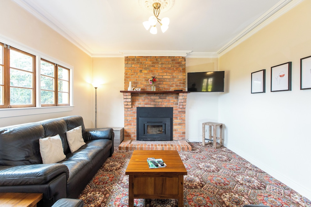 Family House, 4 Bedrooms, Ensuite, Garden View (Wine Makers Cottage) photo 3