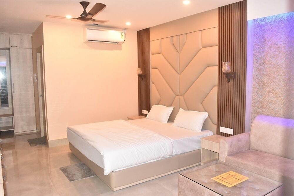 Executive Room - Photo 1