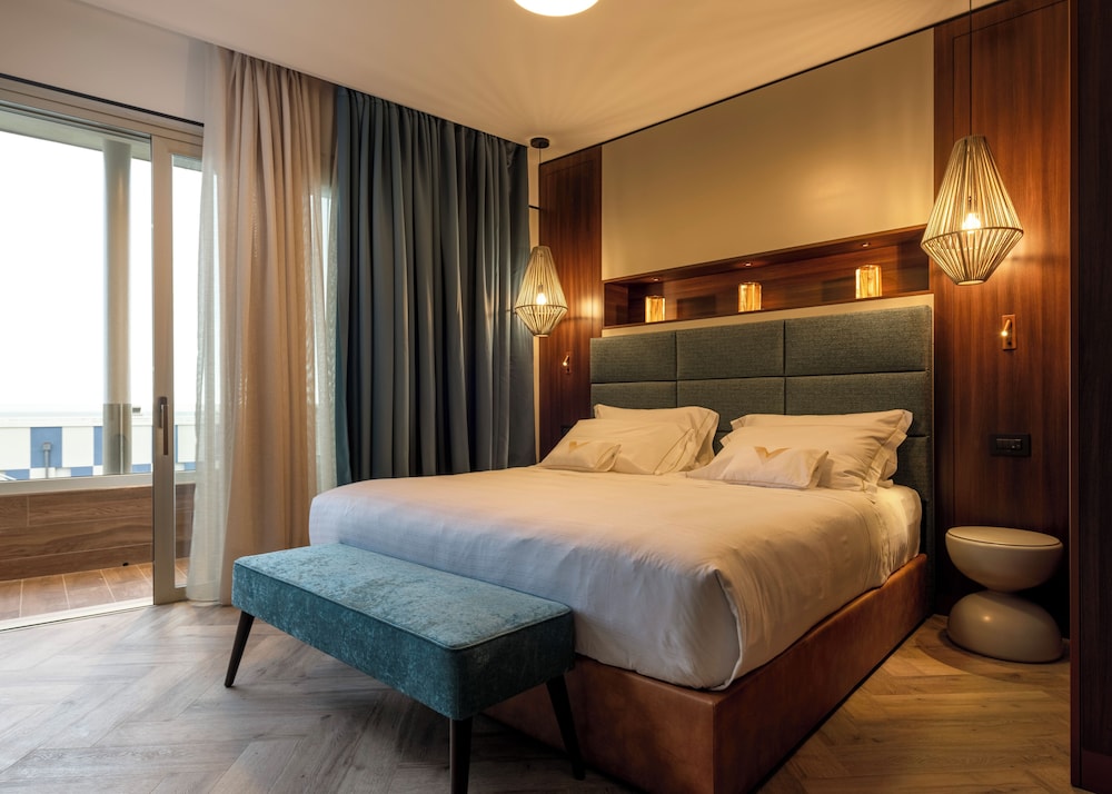 Junior Suite - Photo 12