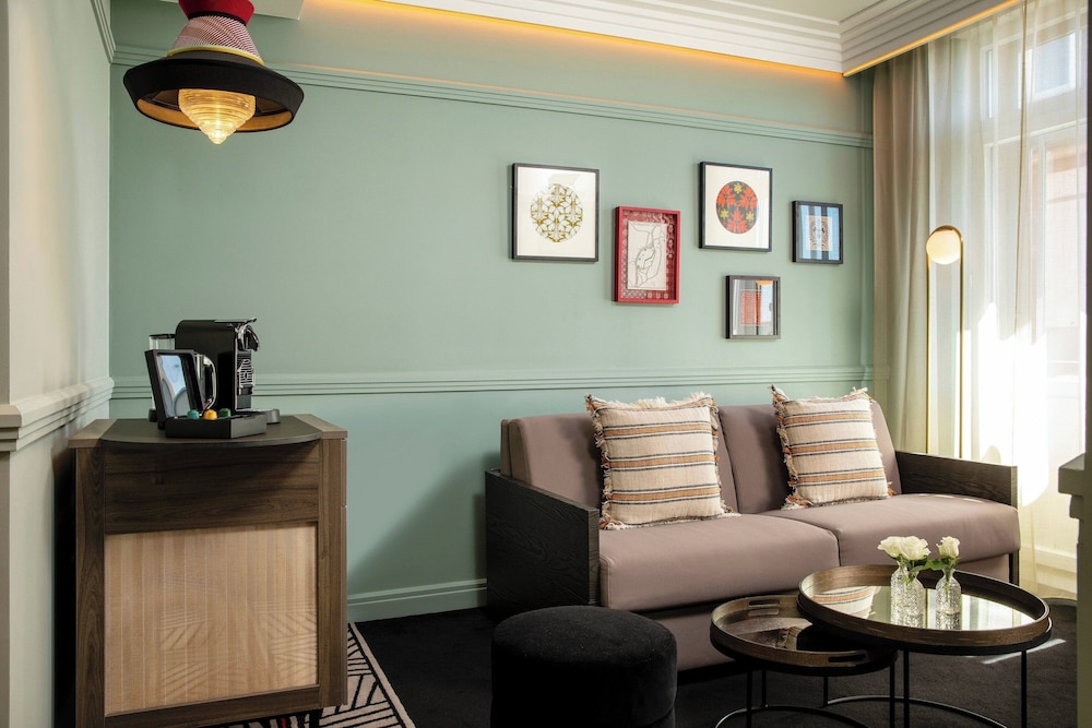 Junior Suite, 1 Bedroom - Photo 1