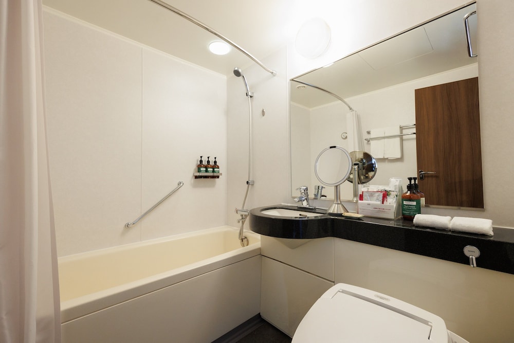 Standard Room, 1 Double Bed, Accessible, Club Lounge Access - Photo 4