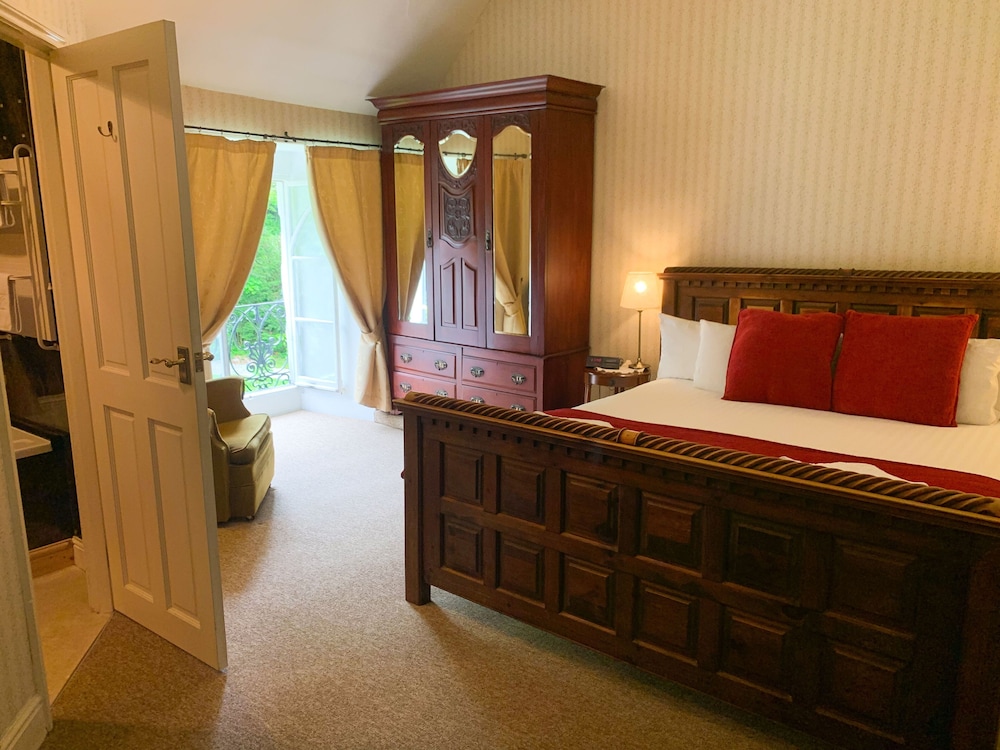 Super King Room (Room 2)