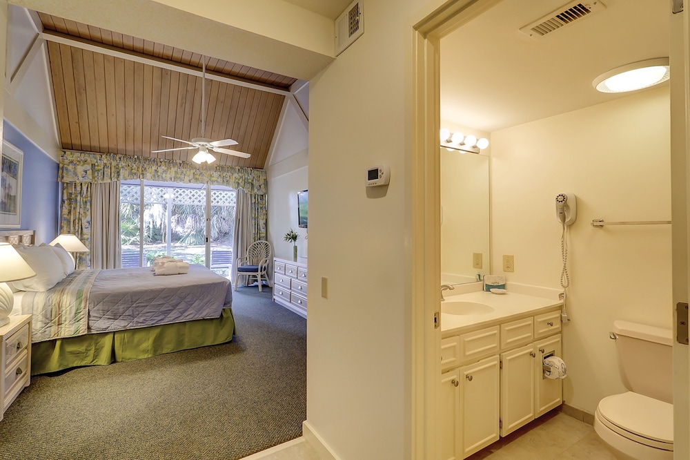 Basic Villa photo 1