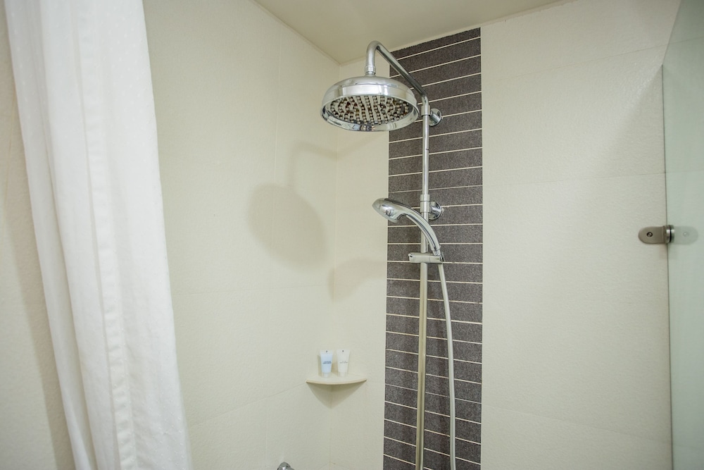 Standard Triple Room - Photo 12