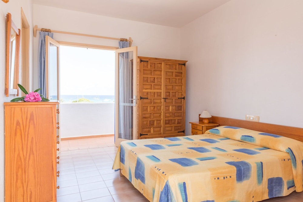 Basic Double Or Twin Room, Balcony