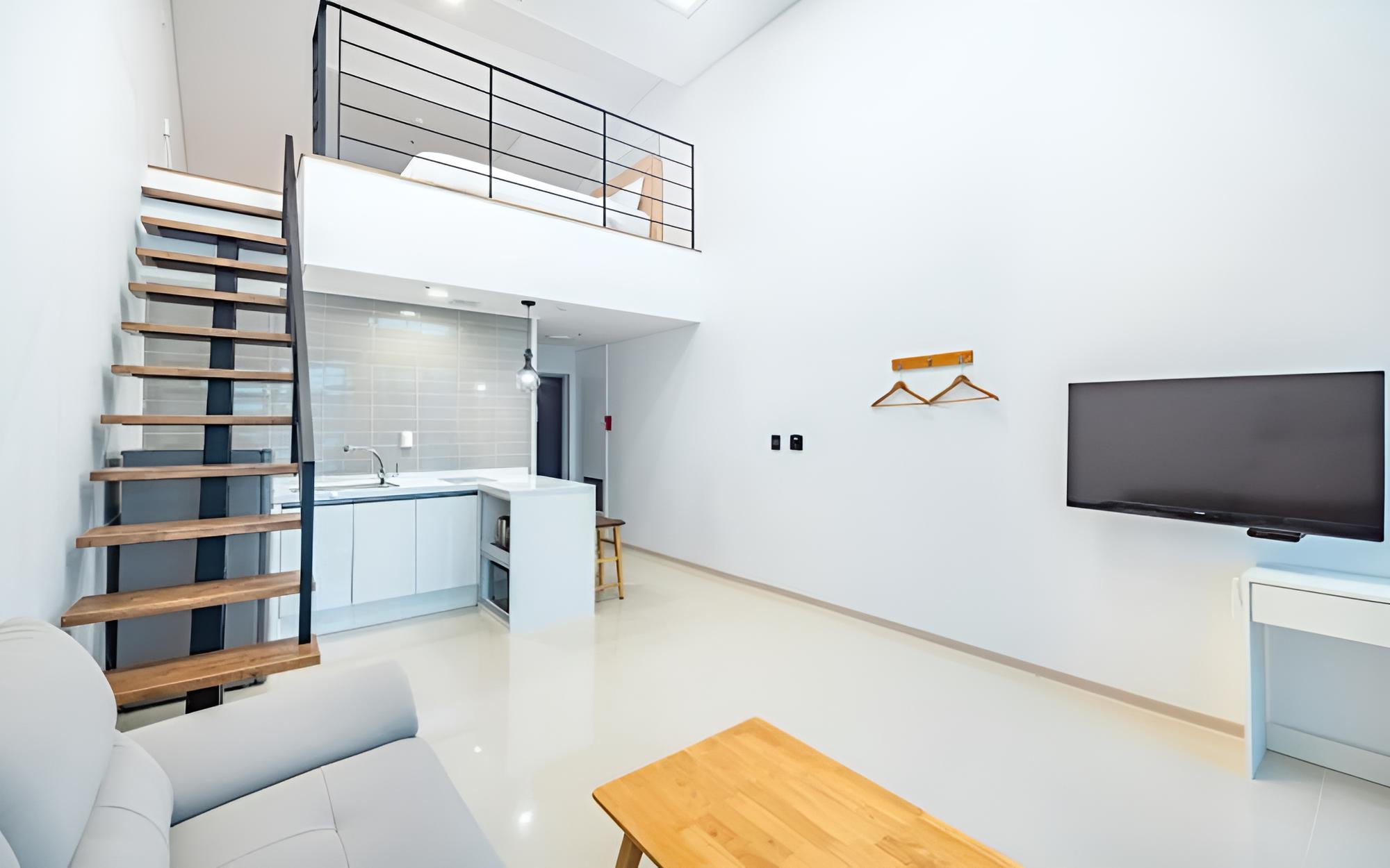Room (Room 306 (Suite Spa Duplex)) - Photo 6