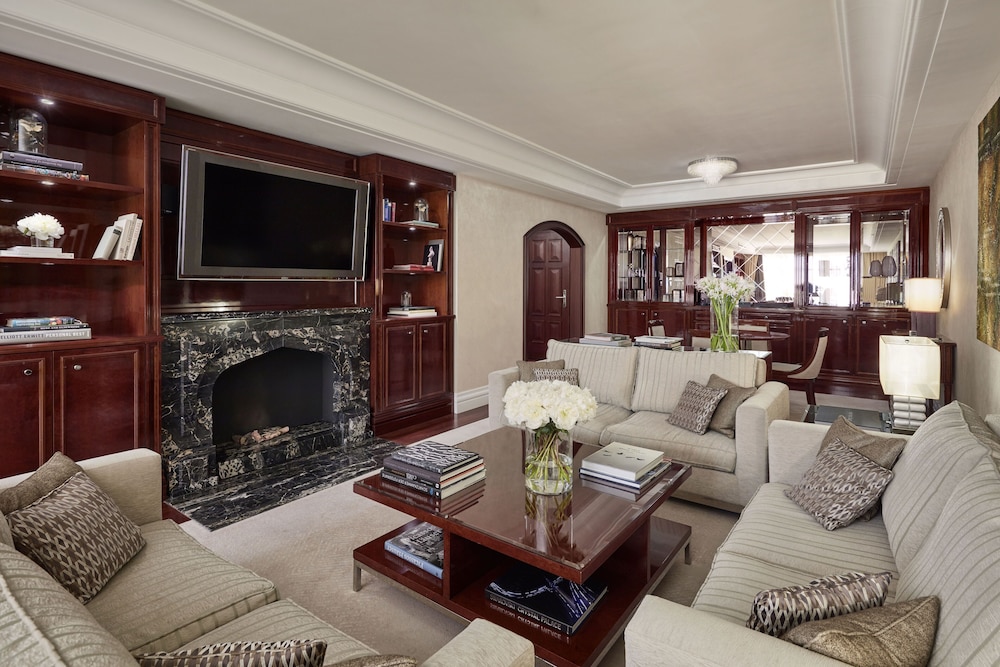 Executive Suite - Photo 3