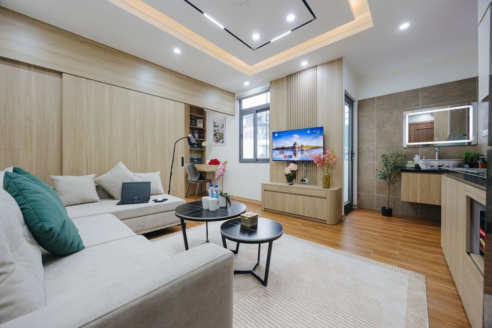Deluxe Apartment, Balcony, Courtyard View