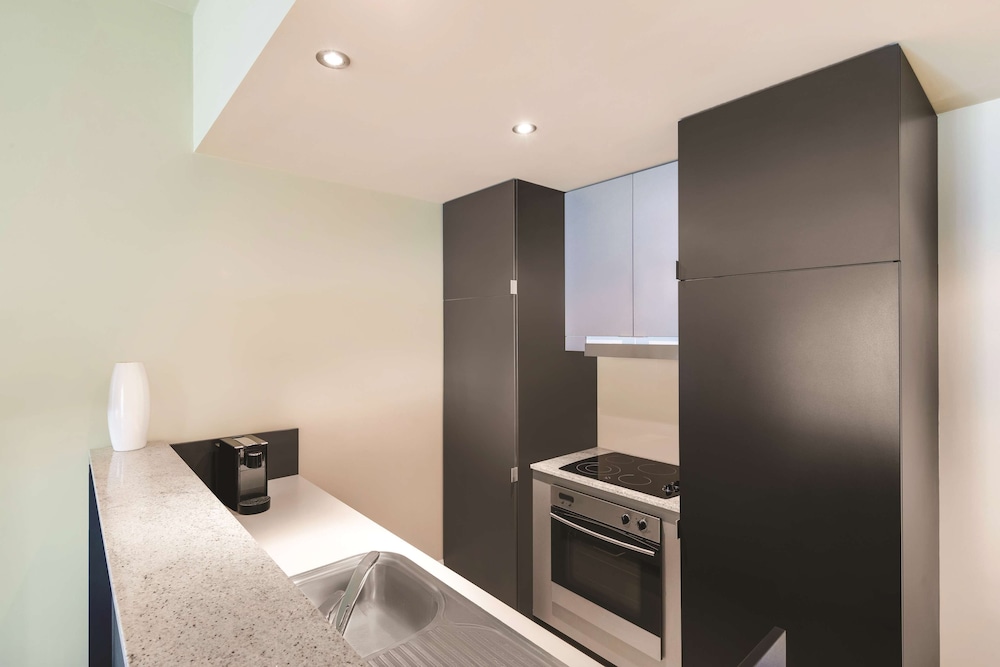 Interconnecting Family Apartment thumbnail 6