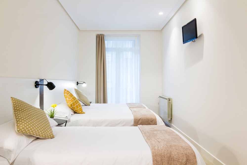 Superior Double Room, 1 extra bed, Balcony photo 2