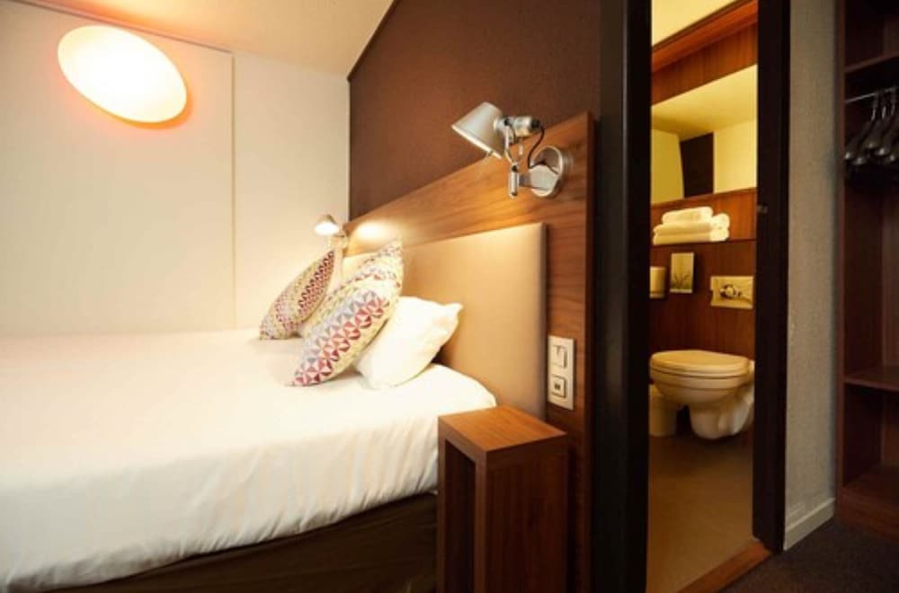 Standard Room, 2 Twin Beds - Photo 2